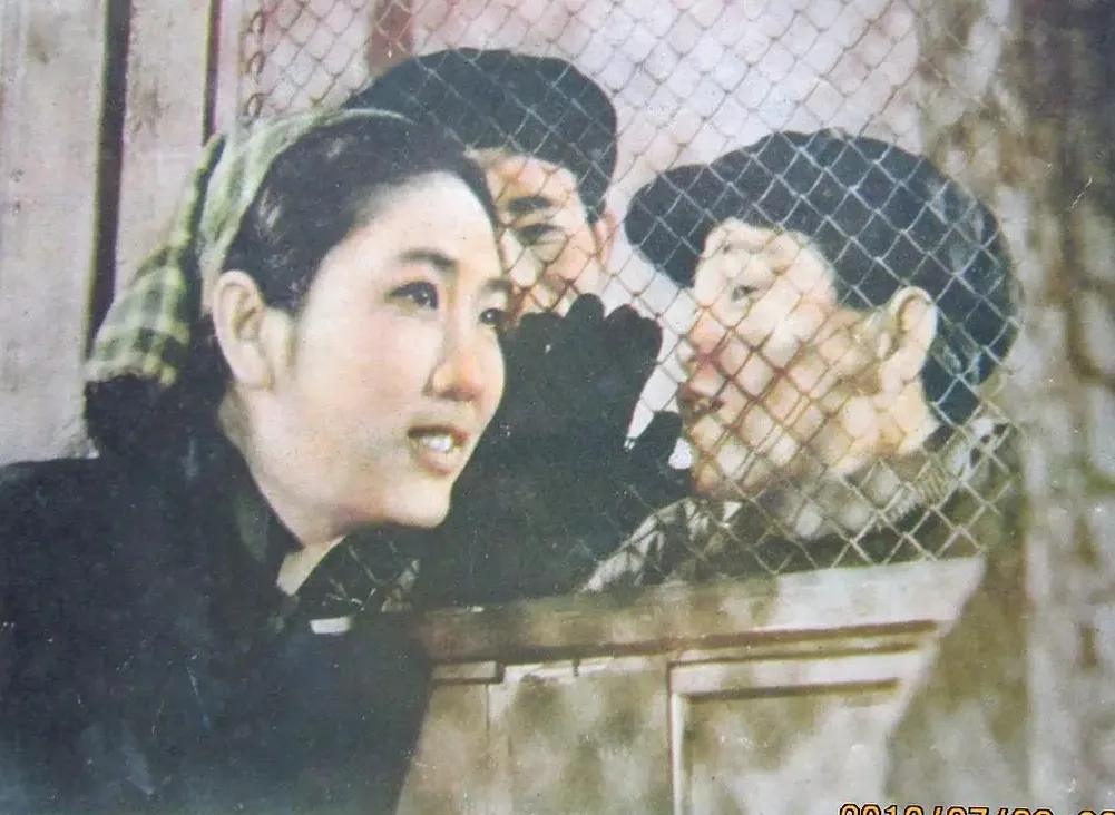 世界电影（0102）朝鲜电影《九点正》（1960）剧照欣赏
