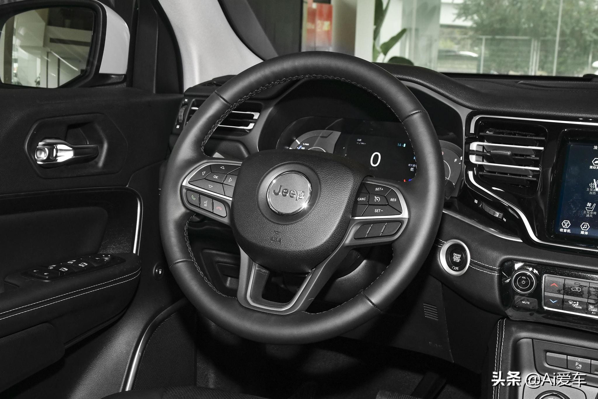 1.6L油耗的大JEEP，合资旗舰级大5座家用SUV，带你看大指挥官PHEV