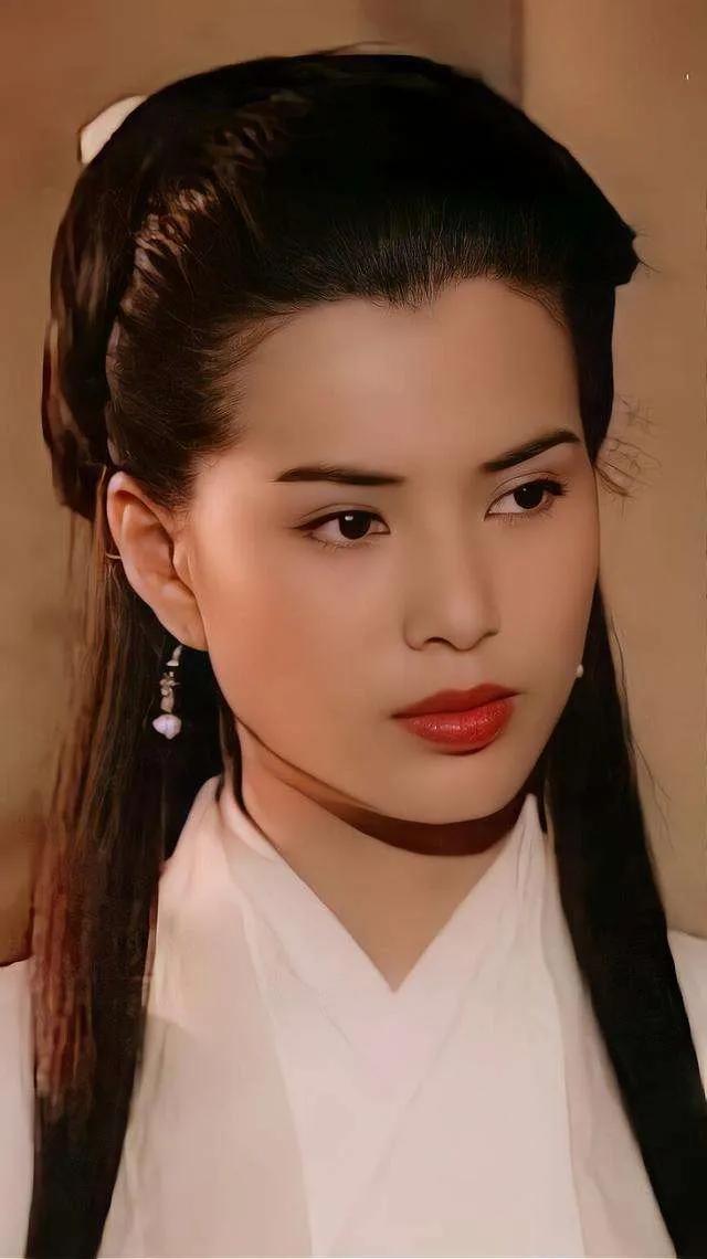 最美小龙女李若彤