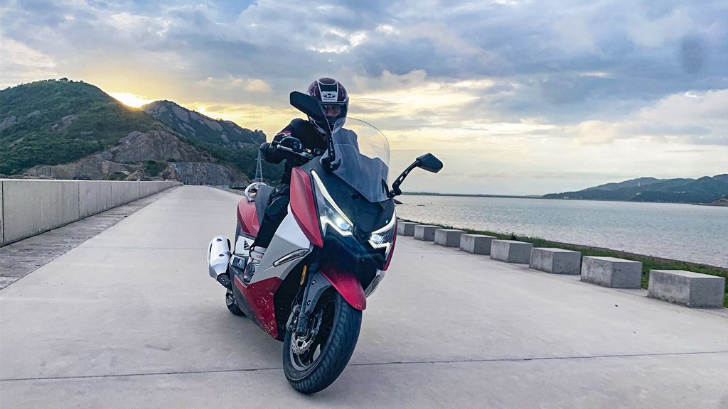 无极350踏板和力刻318纳米新款发布后,光阳s350和钱江350火了