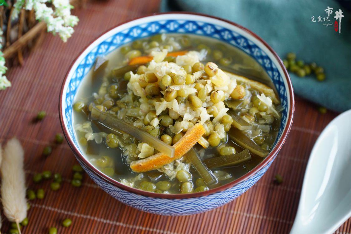 臨近三伏天，聰明人會用綠豆和海帶煮湯，教你做法，消暑補營養