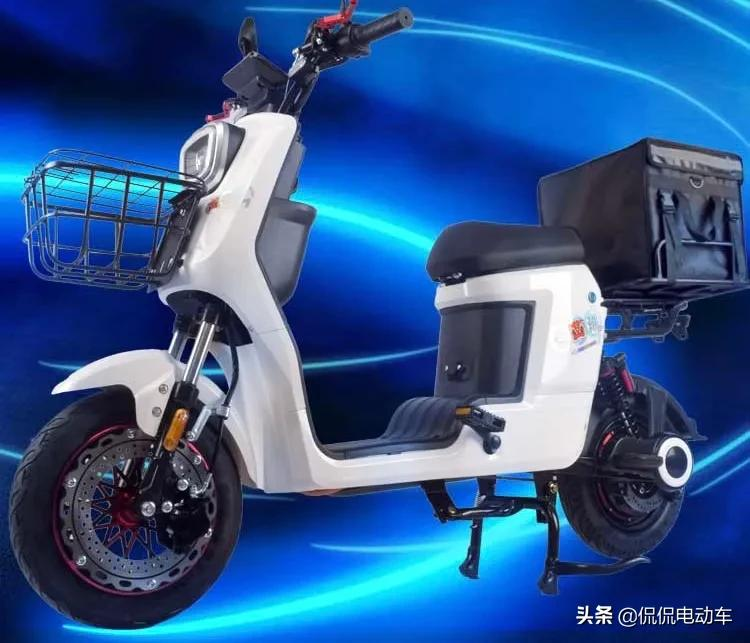 2款新国标电动车,可上牌不要驾照,最远续航300公里,十天一充电