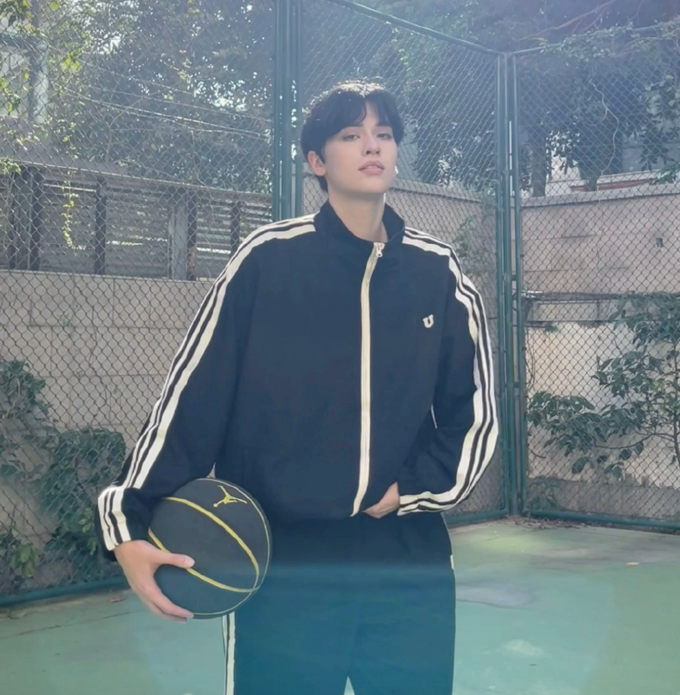 互联网美女真的太多了！杨幂身材大杀四方，赵今麦长大了这么美？