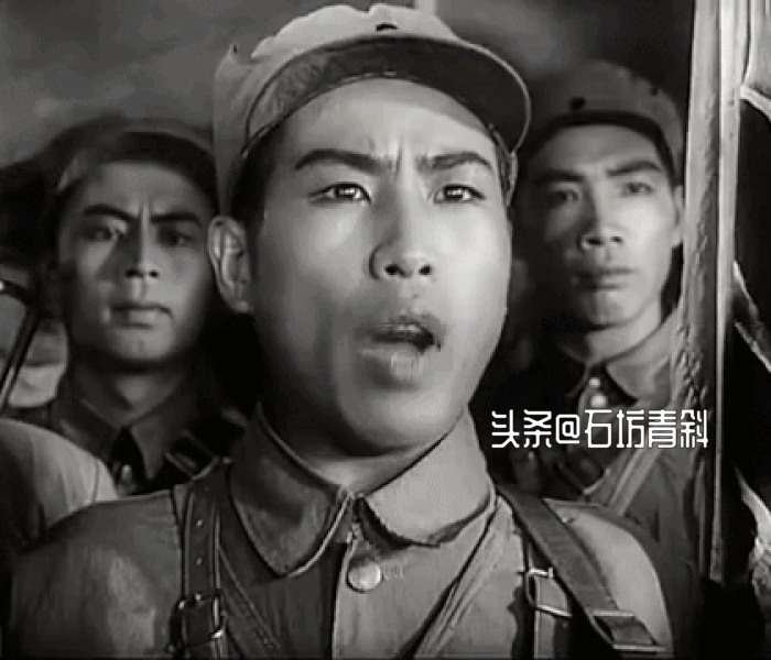 身体硬朗的张良：15岁当兵18岁入党，22岁辞演董存瑞没批准