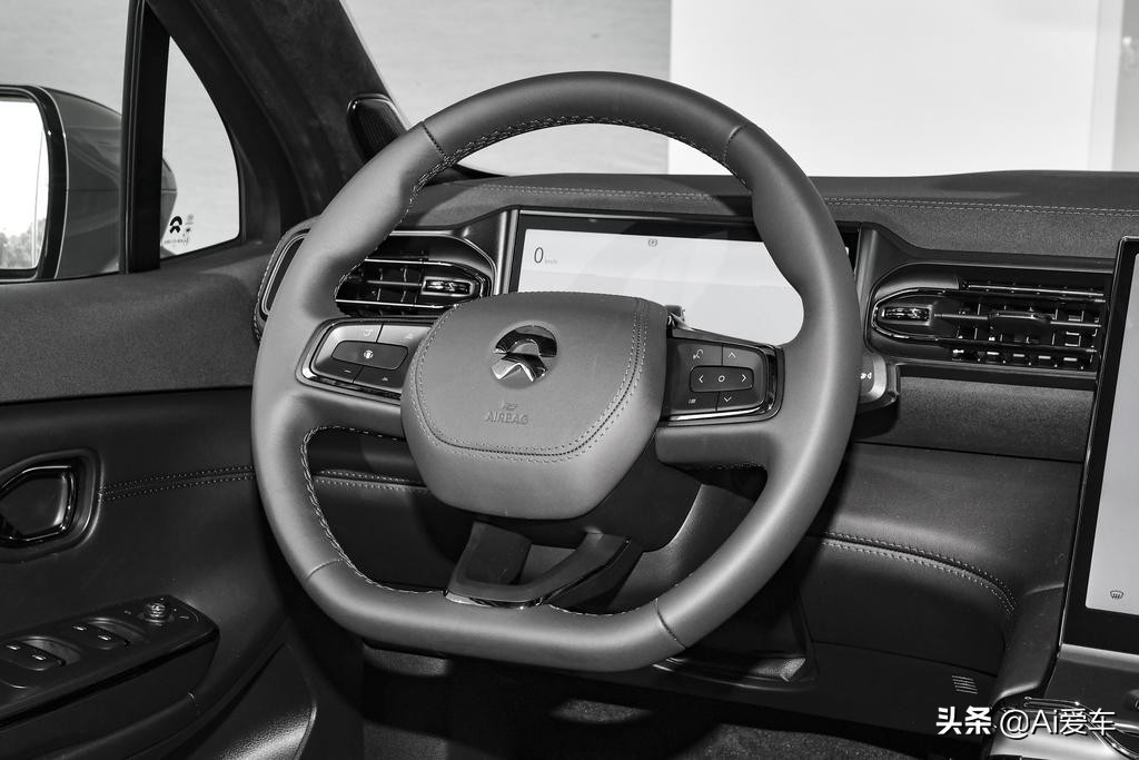 大马力长续航605KM，轴长2米9的快充家用SUV,舒适又省心，蔚来EC6