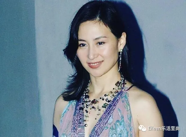全都离过婚?何超琼李富真孟晚舟三位顶级白富美为什么那么像?