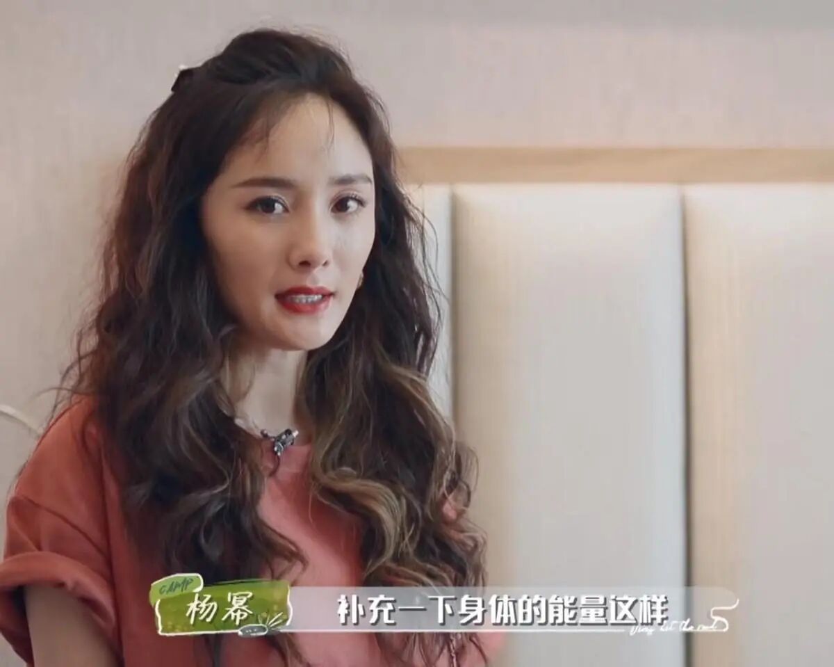 杨幂的“方脸”，刘敏涛的“皱纹”，打了多少滤镜明星的脸？