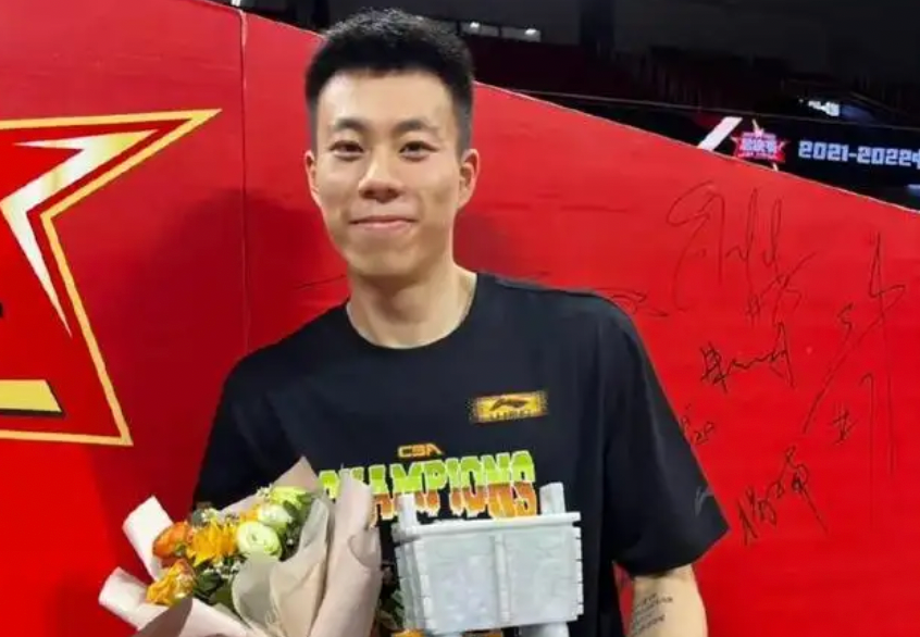 为什么cba三分线没nba远(前往发展联盟！季后赛场均15分三分命中率45%，张镇麟能有机会？)