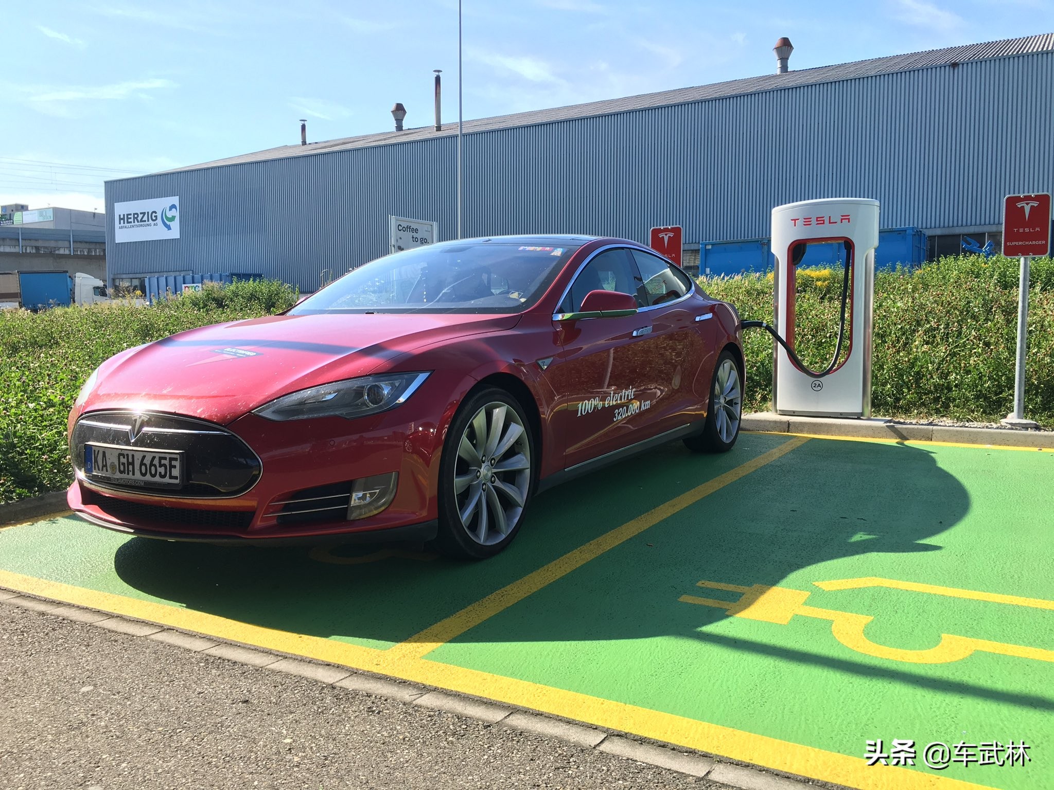 国外用户驾驶特斯拉Model S成功达成160万公里的记录