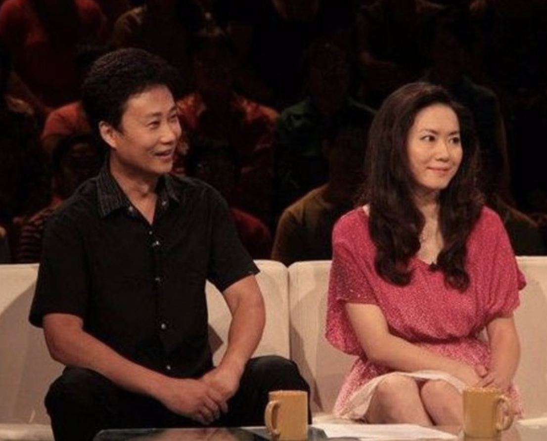 耿为华：被郑佳倒追两年，离婚后抚养女儿，52岁单身一人