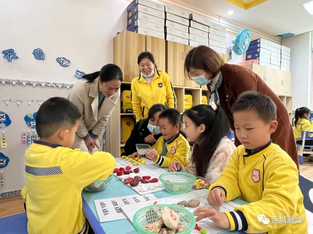 「冠豸山下是我家」我縣開展民辦幼兒園教研協作片暨教育教學全縣開放活動