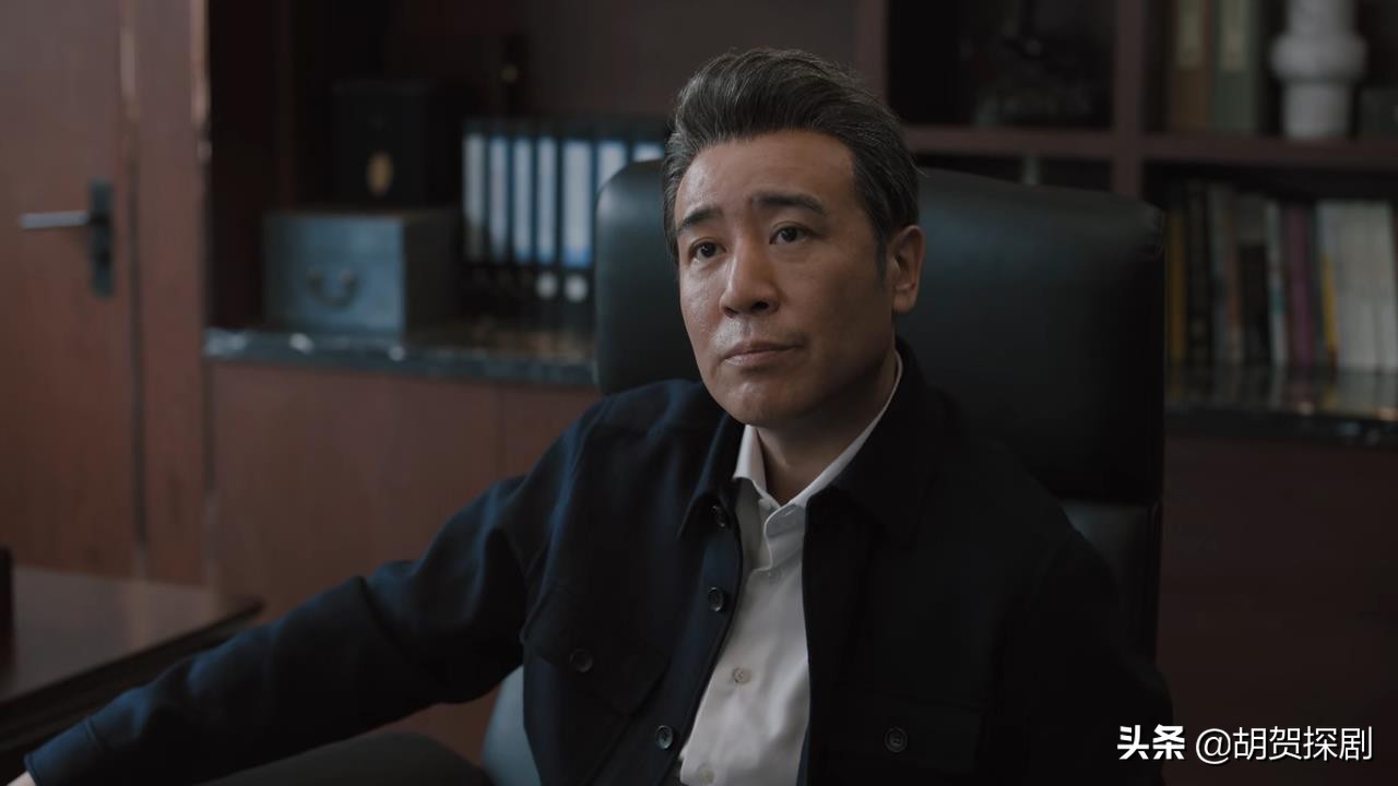 二刷《理想之城》：才懂30岁吴红玫爱上60岁赵显坤，是最狠的算计