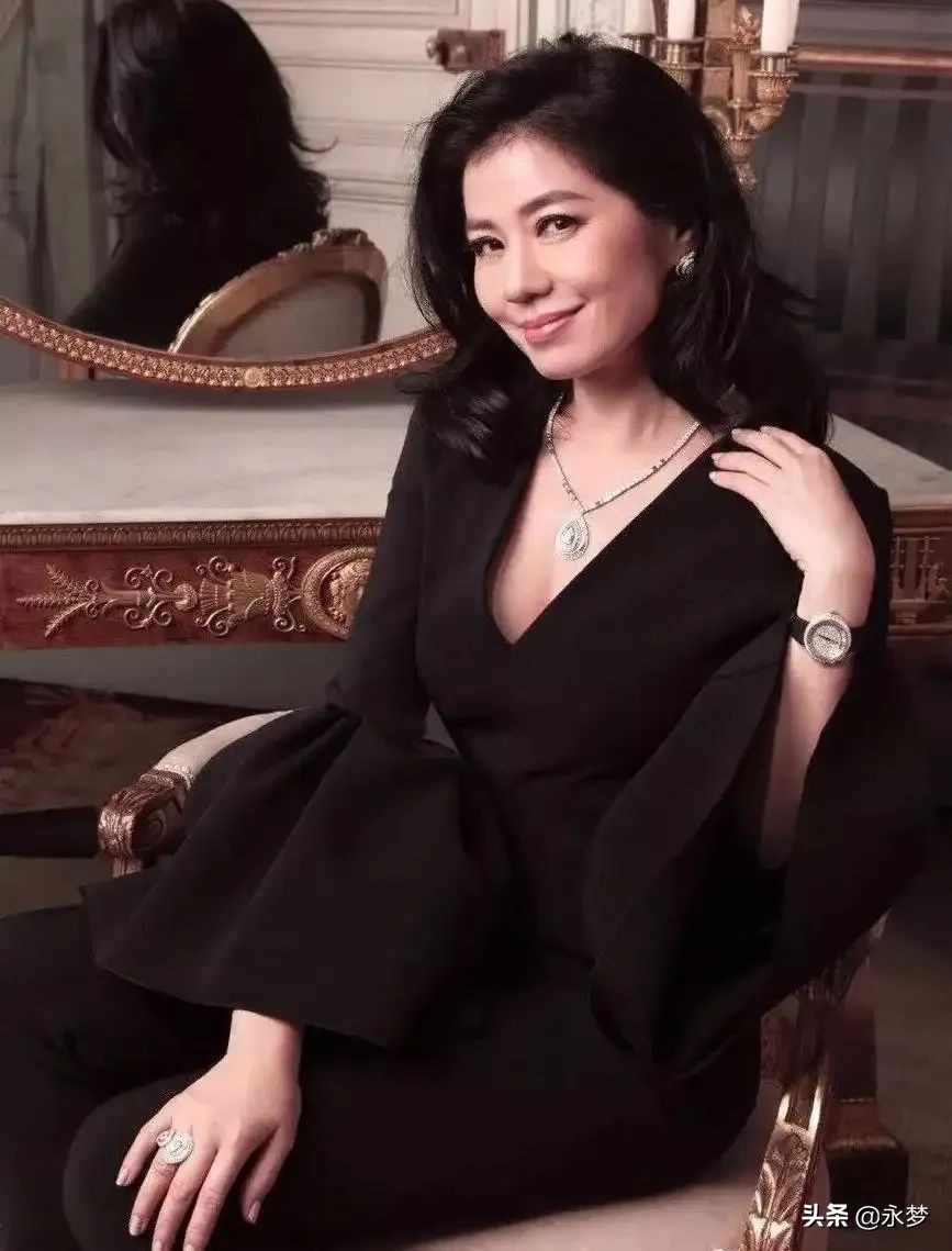 女明星的“海藻般长发”长啥样