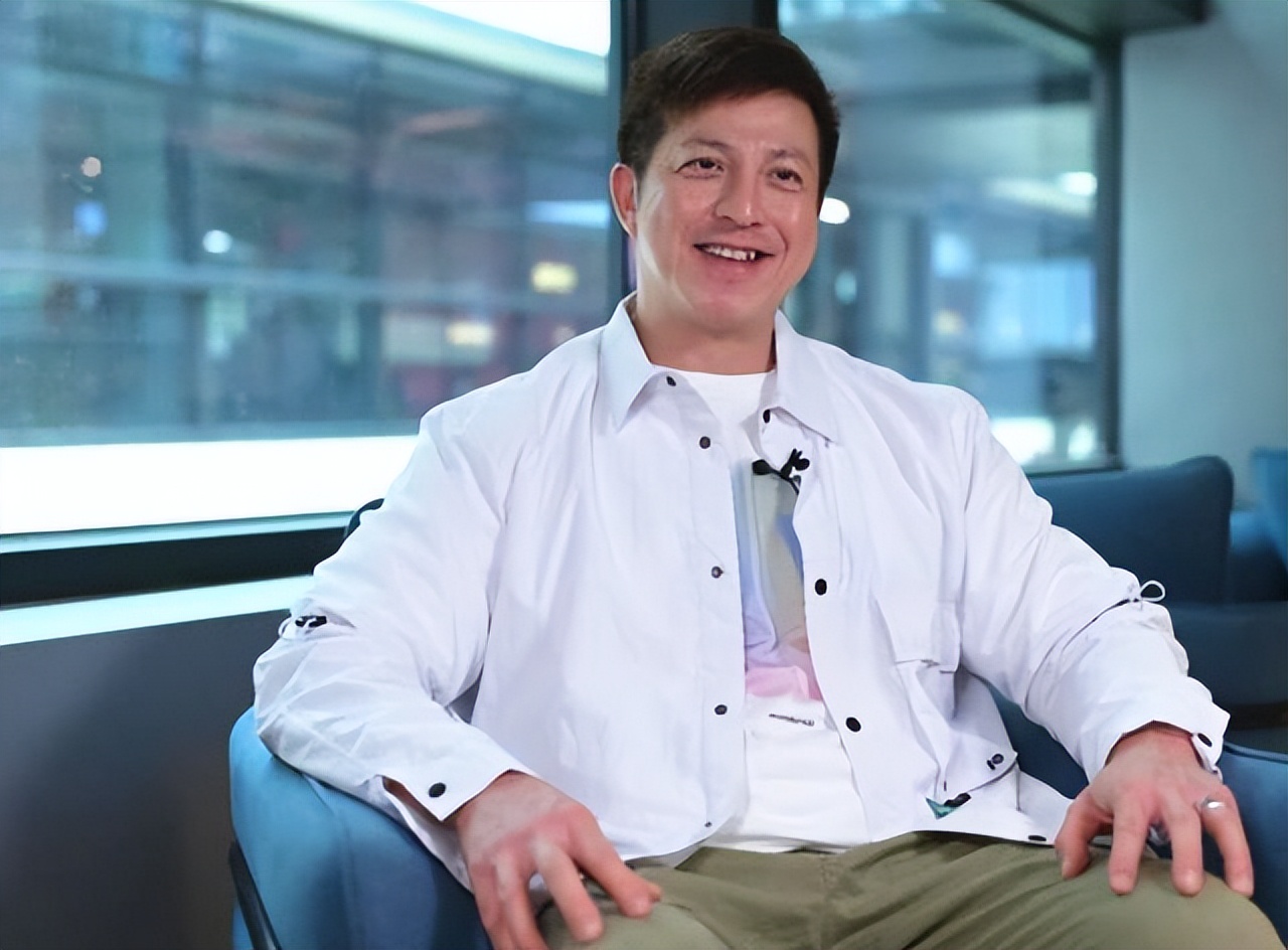 无悔照顾2个自闭儿！TVB前男星历尽坎坷，最大心愿是儿子独立生活