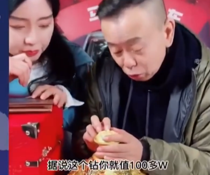 潘长江：走红后2次想抛弃同住8年厕所的发妻，发妻—句话让他醒悟