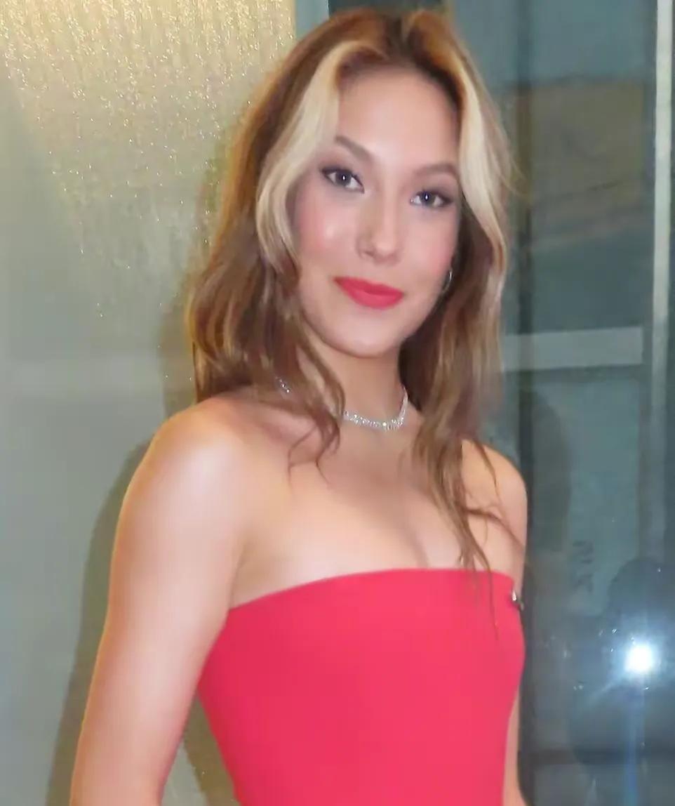 谷爱凌红毯时装秀写真集