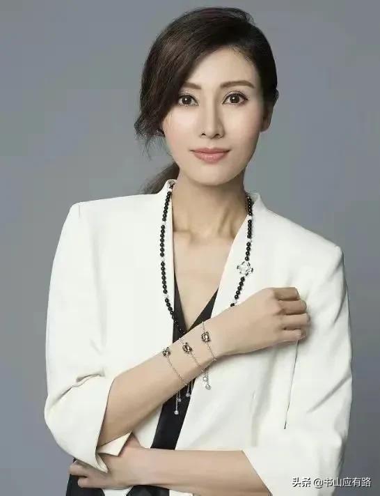 李嘉欣：冻龄女神，风韵犹存，一代人的回忆