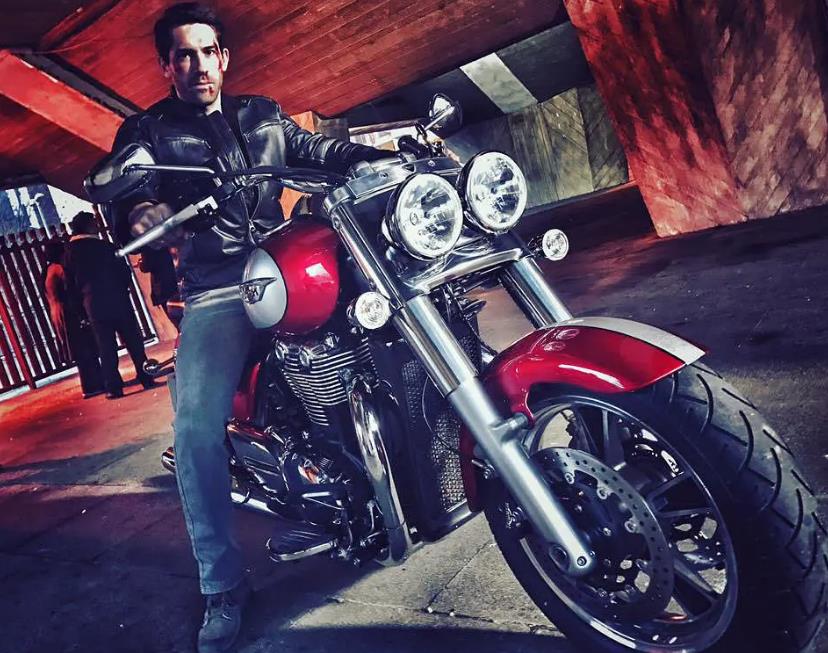 斯科特阿金斯电影,标准的硬汉柔情