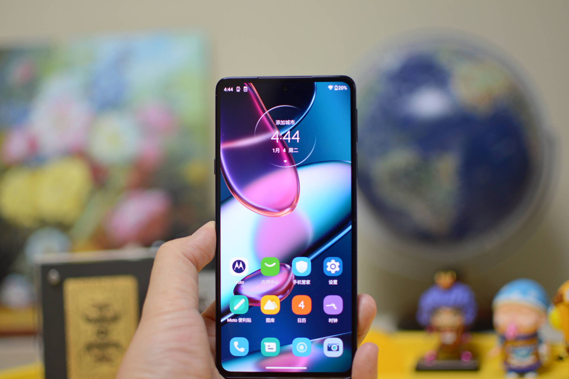 友商持续放大招，144Hz屏+三主摄+五千毫安，新骁龙8仅2369元