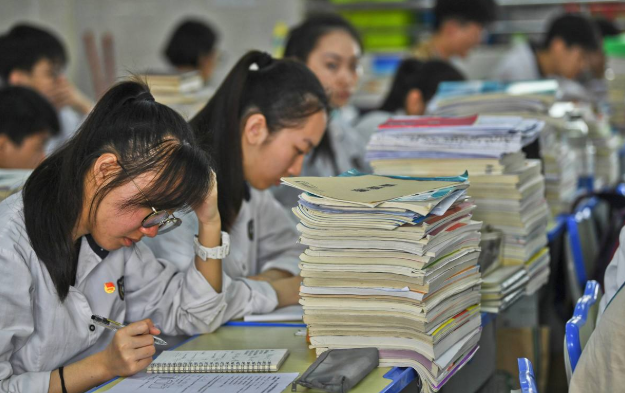 适合“中等生”报考的3所大学，综合实力不输211，就业很容易