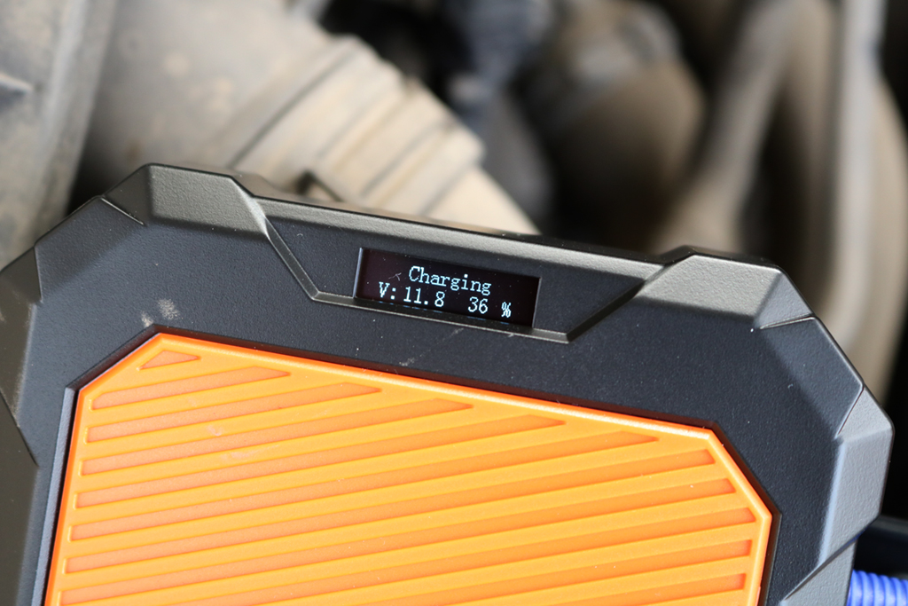 北方冬天必备 汽车电瓶强心剂—autowit超级电容汽车应急启动电源