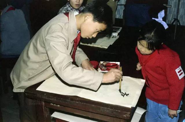 38年前一对美国夫妻，随手拍的中国旅游照，看哭了所有人……
