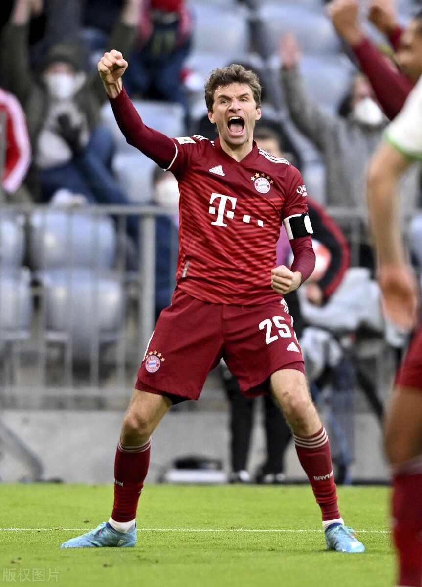 德甲拜仁41逆转垫底队继续领跑莱万梅开二度穆勒造乌龙