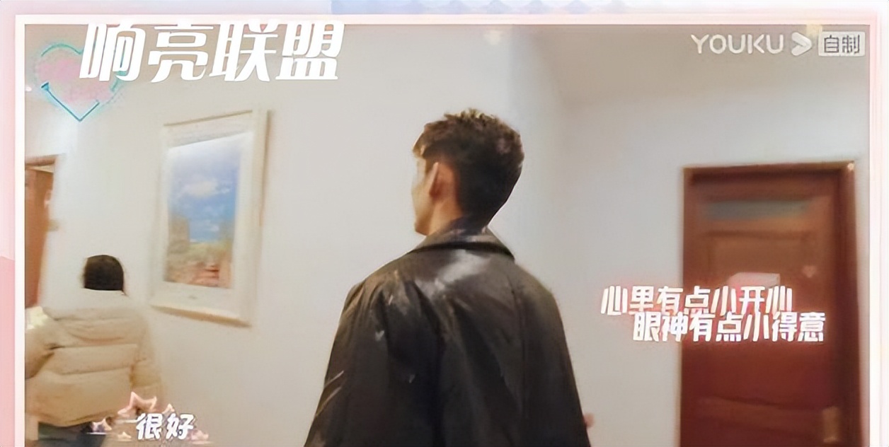 张翰豪宅曝光，内嵌鱼缸没放电视，工作人员表情享受