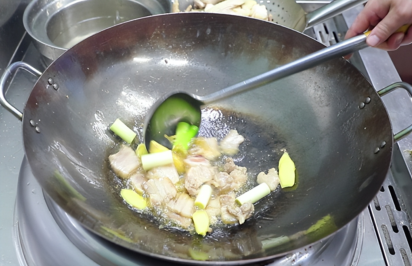 建议中老年人：上班犯困，多吃这五种食物，让你健康身体棒