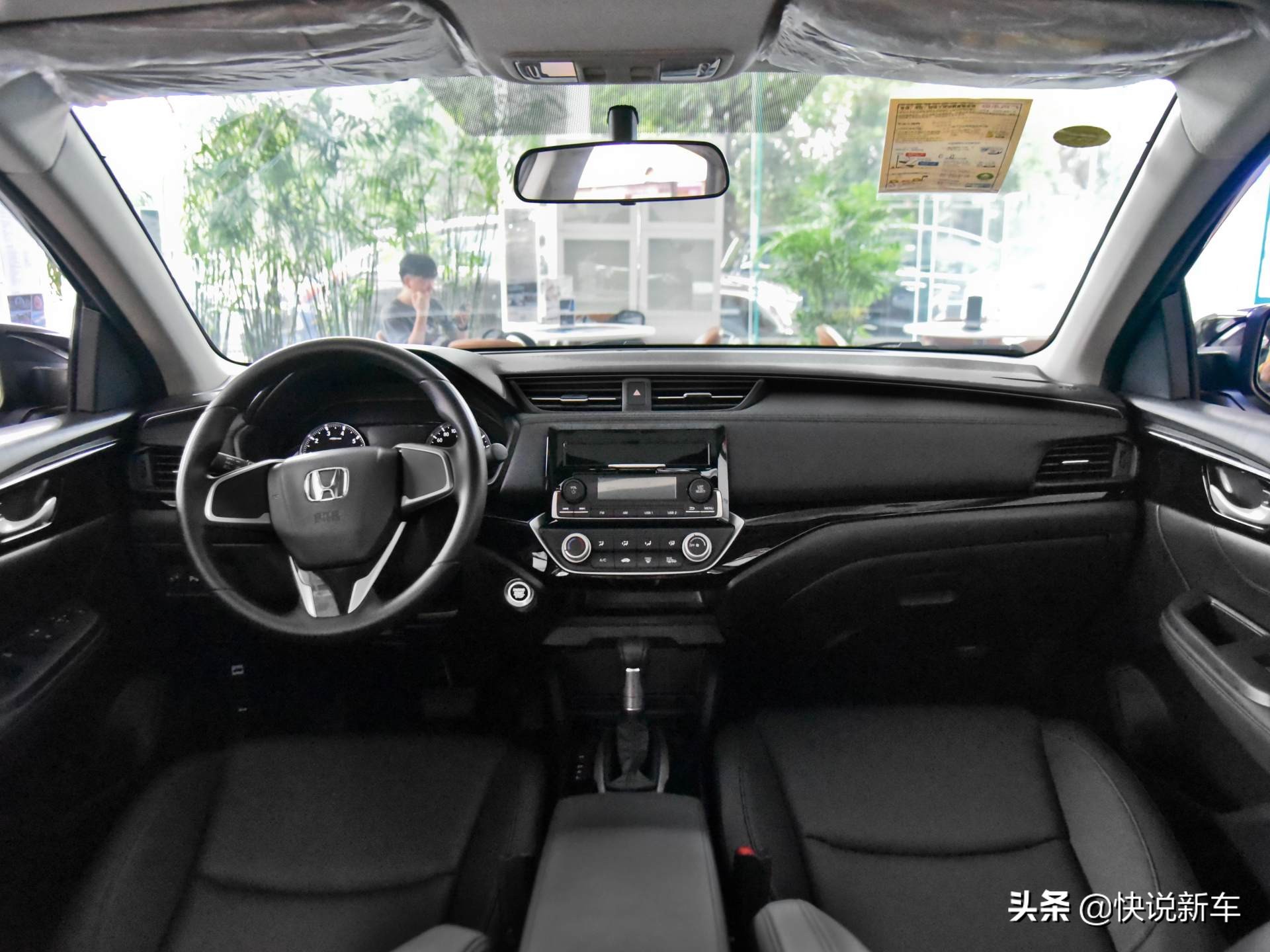 空间大，性价比高，油耗4.9L/100km，带你看凌派