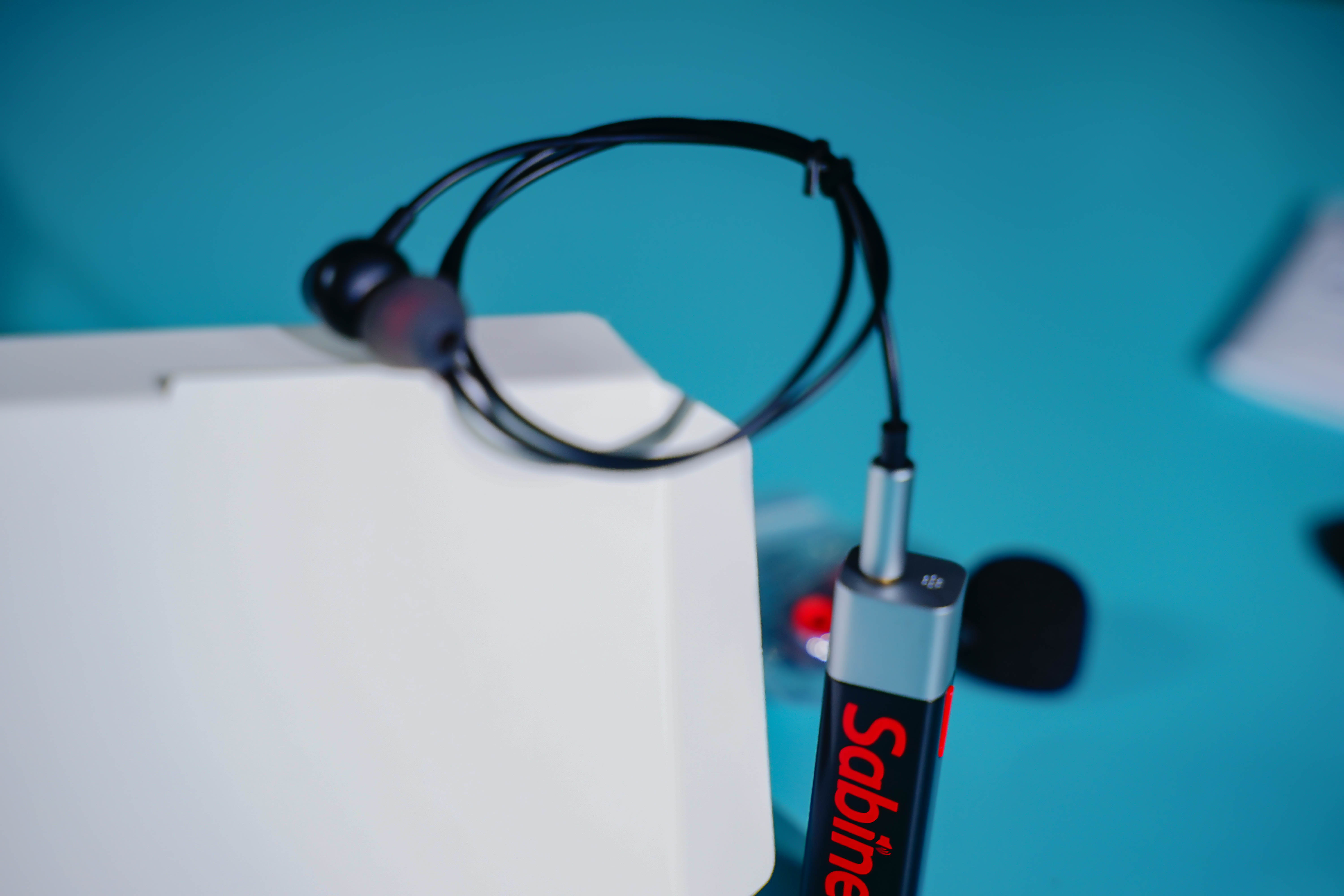 塞宾智能蓝牙麦克风，各国语言皆可译中字，简直是vlog神器