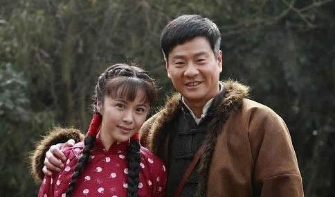 离婚13年后，连奕名和陈佳妍的生活状况有何不同？