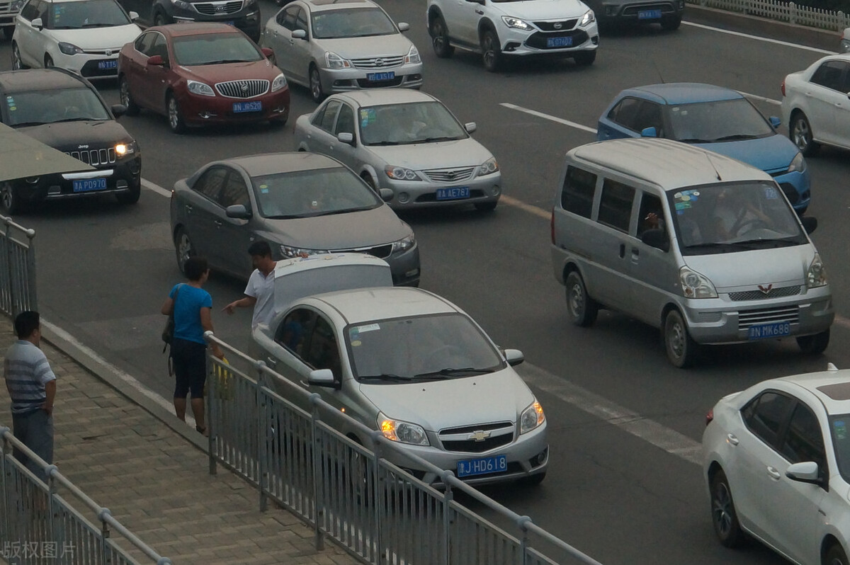 跟8年老司機(jī)跑車：他們的一天，到底有多單調(diào)？