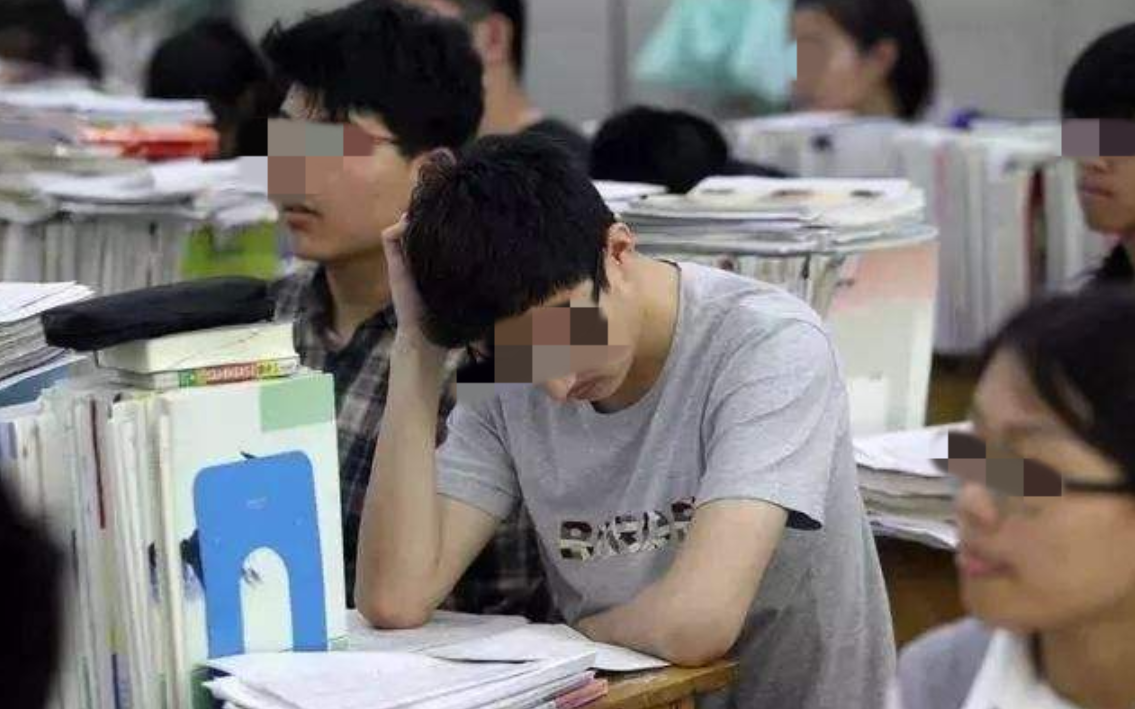 2009年，江西一“高考状元”因抢银行被判10年，出狱后又考上985