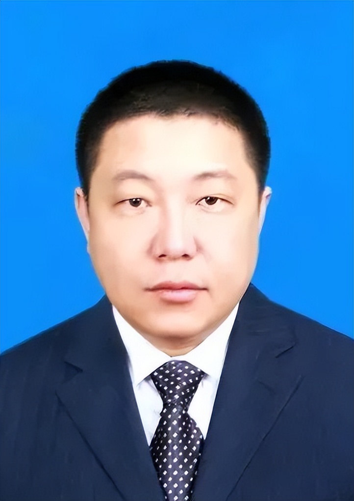 大兴安岭地区营商环境建设监督局原局长董义严重违纪违法被开除党籍和公职