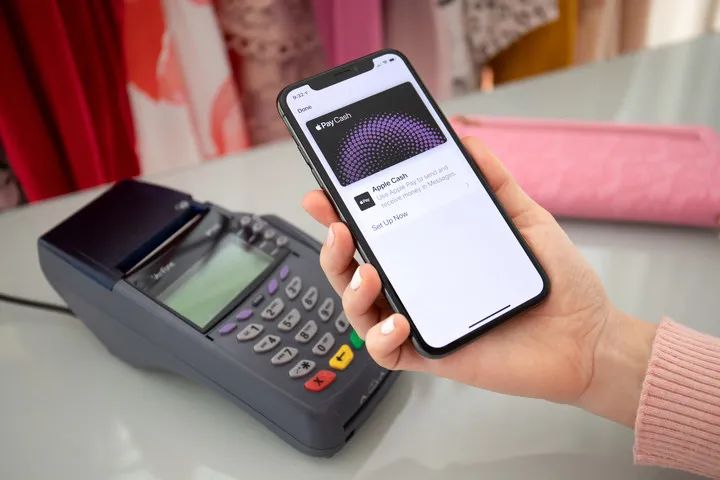 12 年后，iPhone 终于「变成」了 POS 机