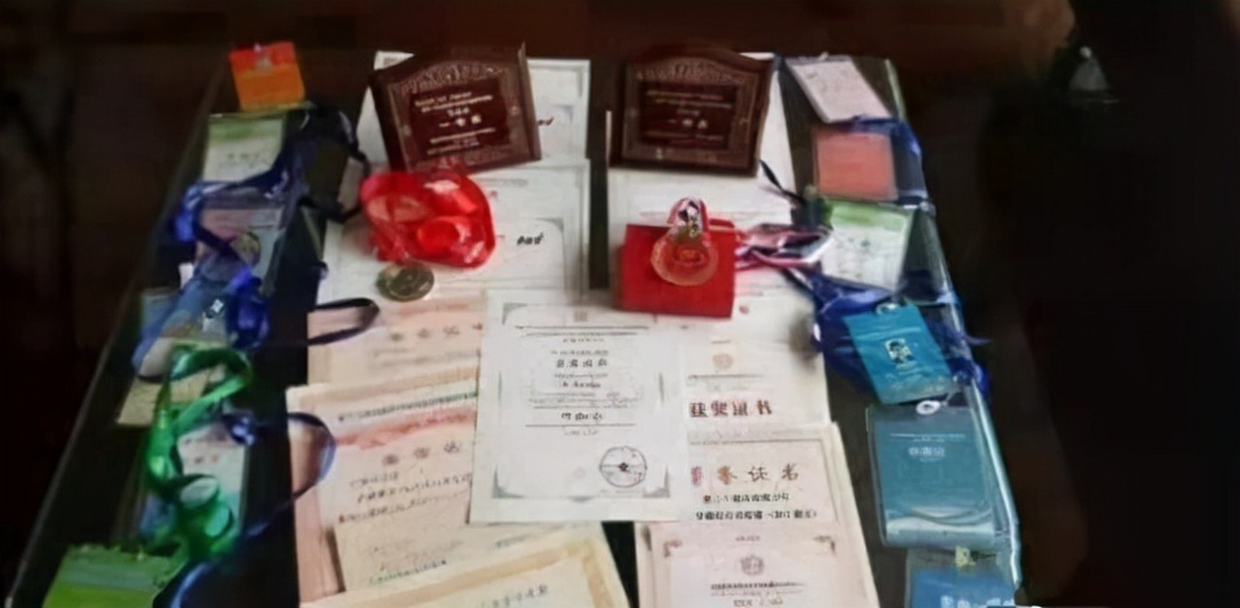 数学天才叶珈宁，上高中就被北大录取，北大：降200分也要录取他