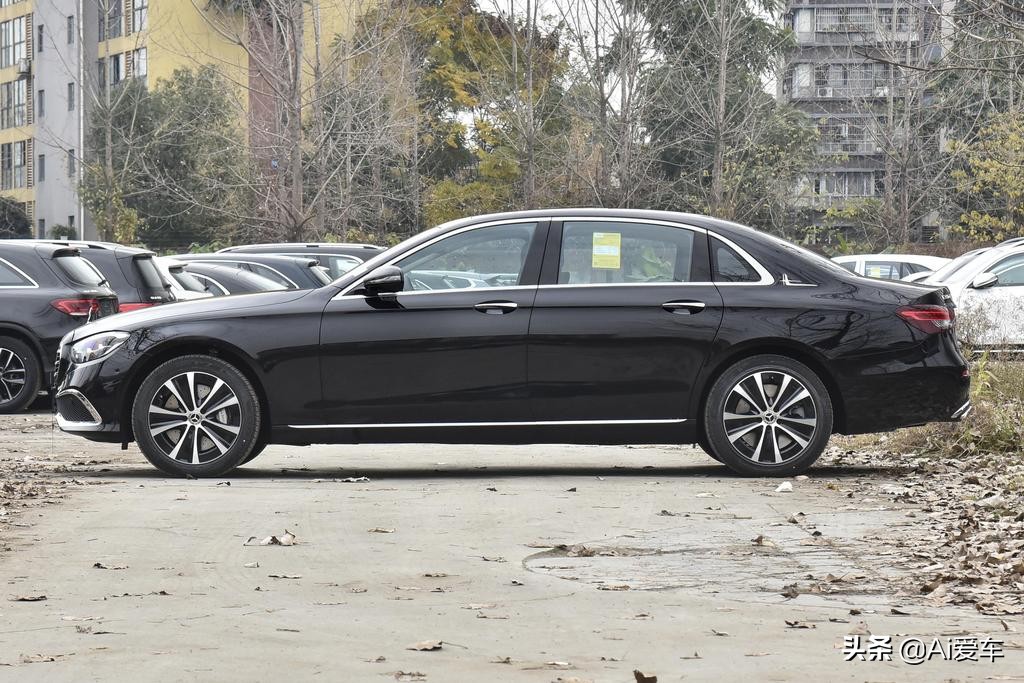 1.4L油耗2.0T引擎，很有实力的德系豪华行政大轿车，奔驰E级PHEV