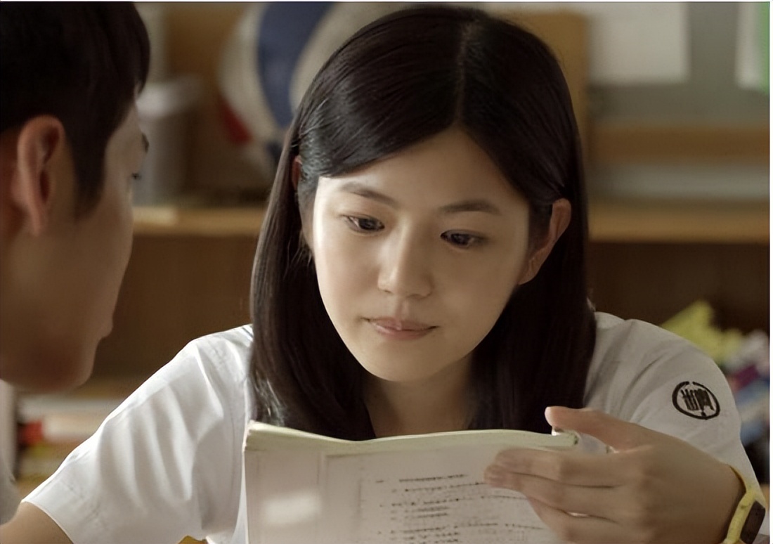 同样是演学生，把张柏芝、赵丽颖和吴倩放在一起，美得各有千秋