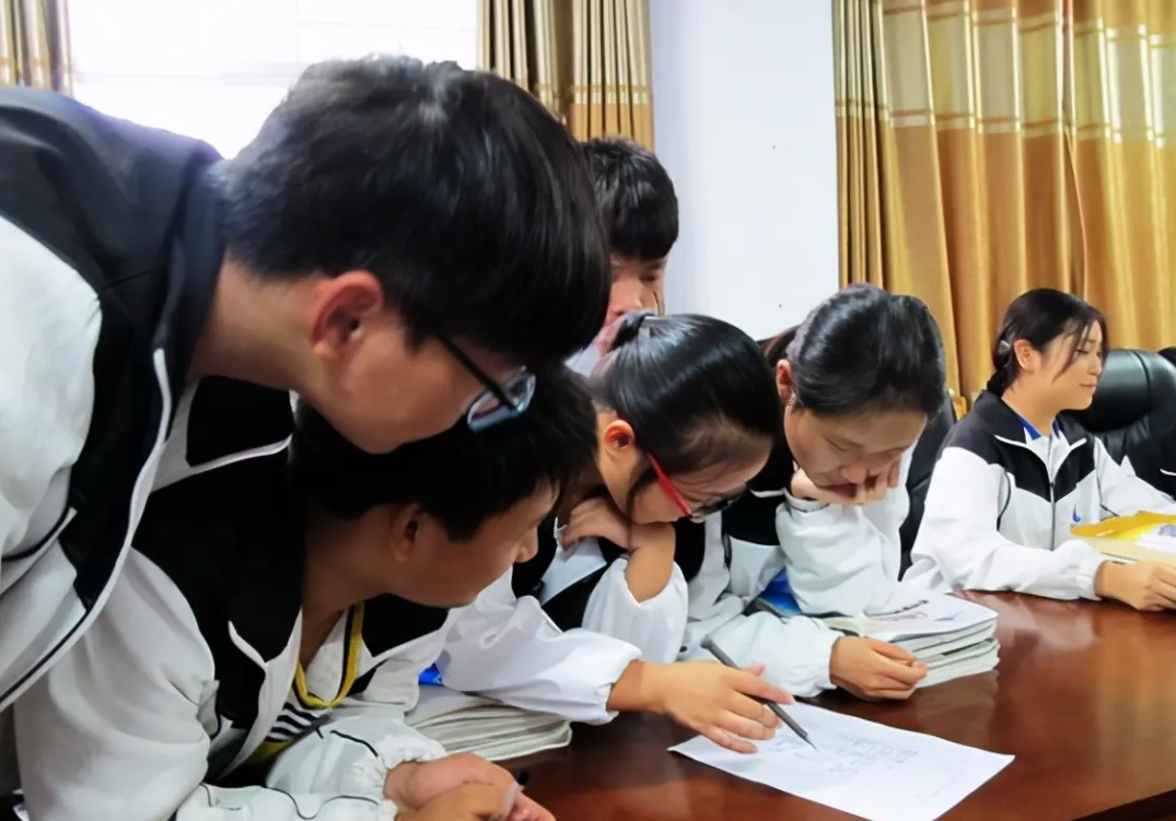 “有钱就是豪横”，这所大学有37个食堂，爱“干饭”的学生别错过