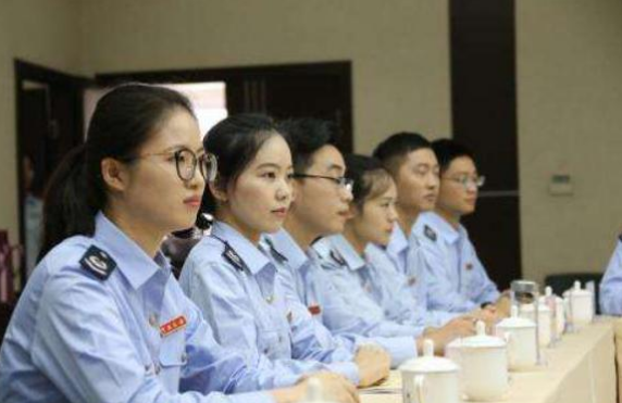 公务员迎来“聘任制”？考公的竞争力会减小吗？铁饭碗还吃香吗？