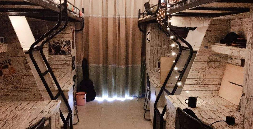 学校中的“可怕宿舍”火了，学生在里面居住，真的不害怕吗？