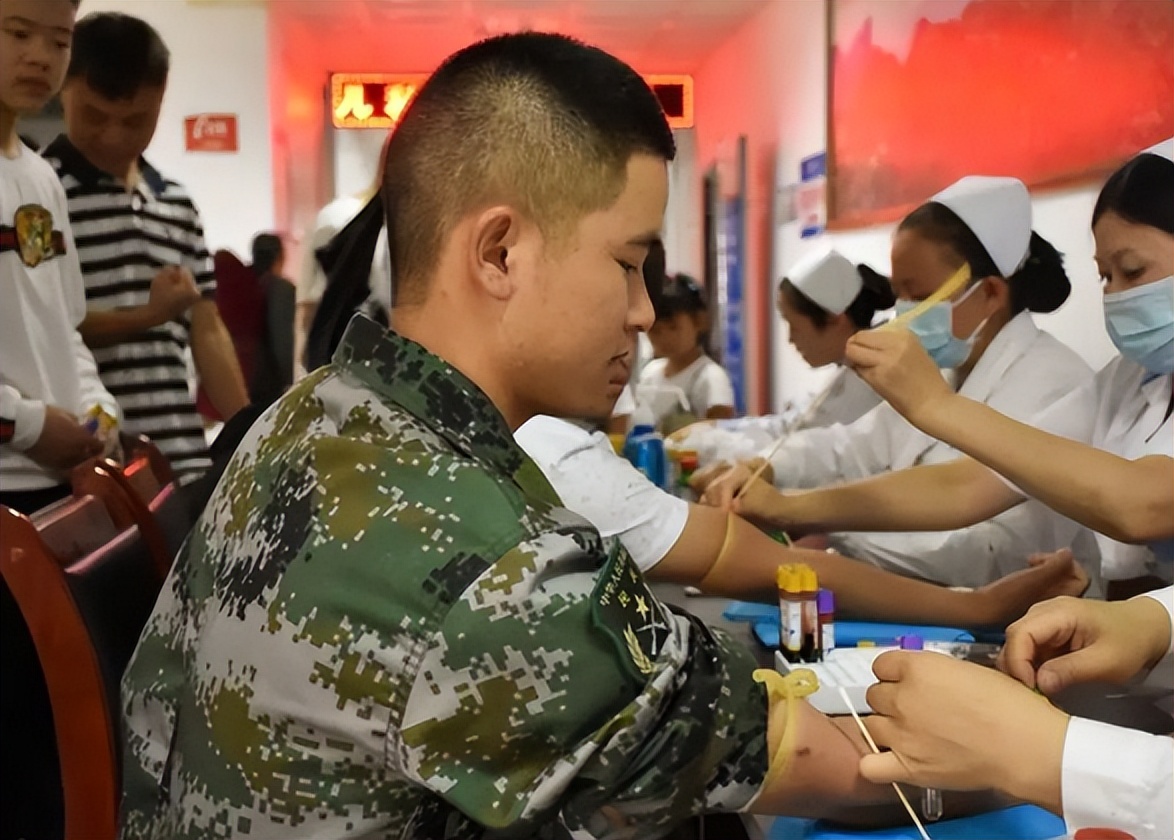 大学生入伍好处再次升级，可享减免学费考研加分，还有免试专升本