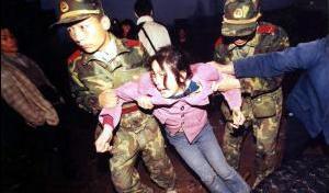 2001年，江西一男子因无钱付彩礼，用火药在小学残忍杀死42人