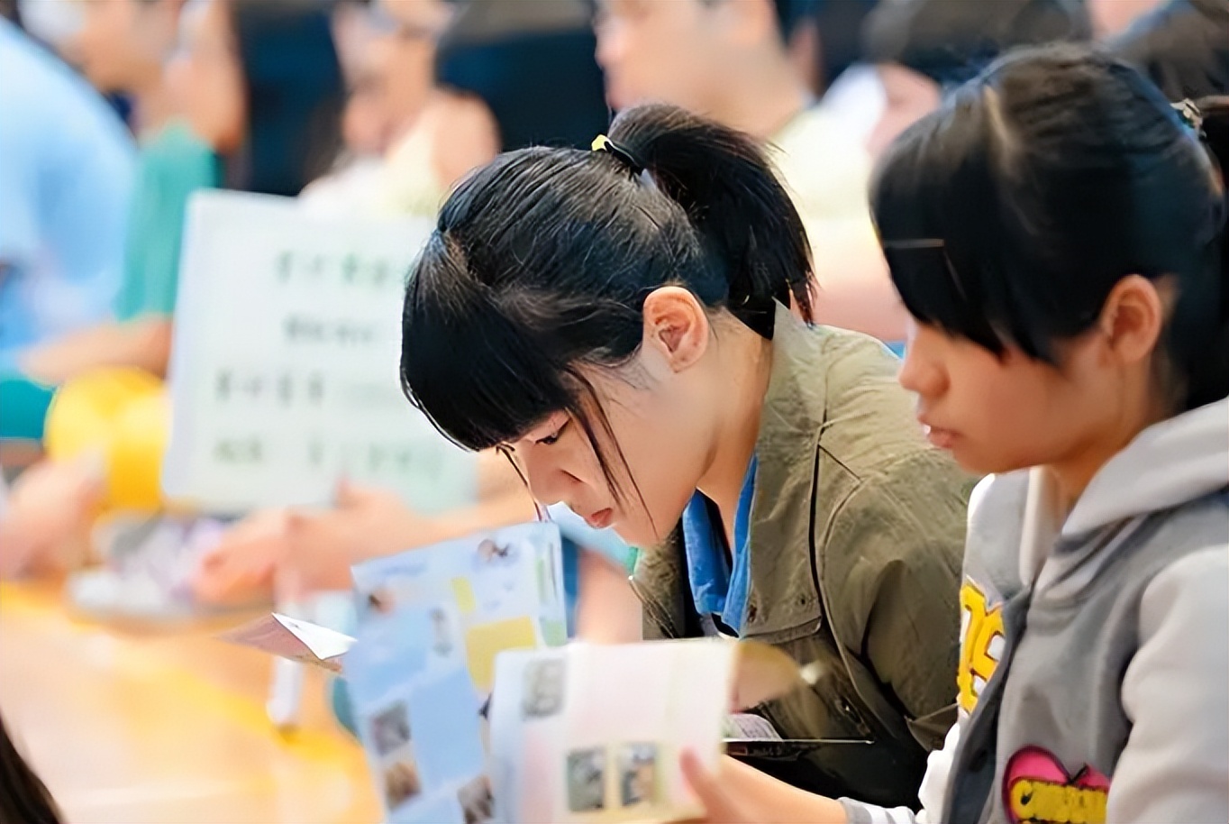 “学医是普通孩子最好的出路”人大教授坦言，医学专业再成香饽饽