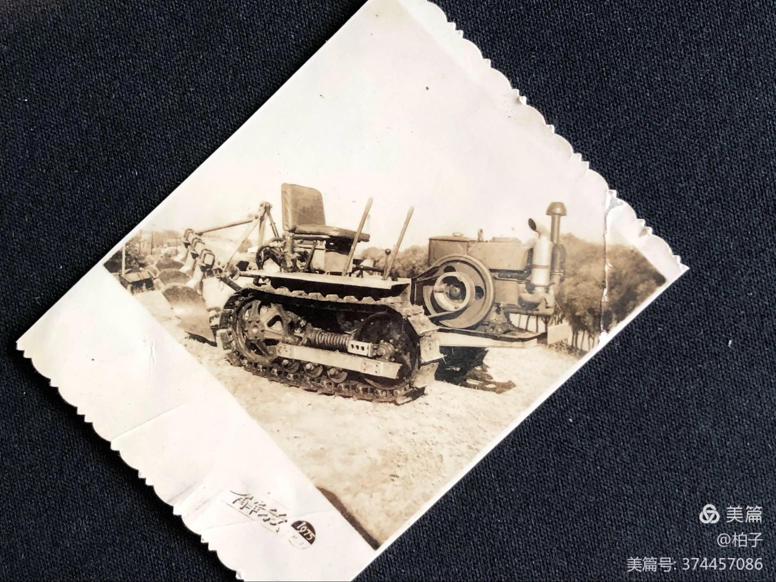談?wù)?2馬力小型履帶拖拉機(jī)