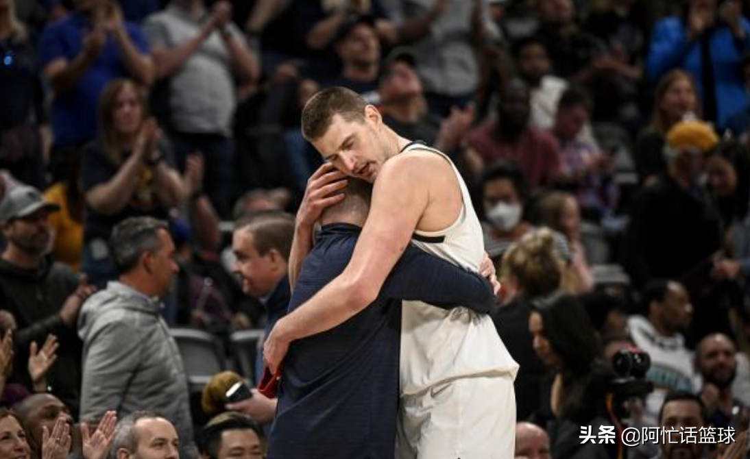 nba穆雷为什么不上场(内忧外患！1.7亿穆雷被质疑不复出 当事人回应 约基奇赛后力挺)