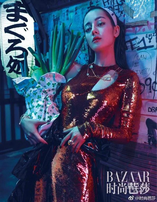 金晨迪丽热巴古力娜扎上演霓虹灯下的极限魅惑，这谁能抵挡得住呀