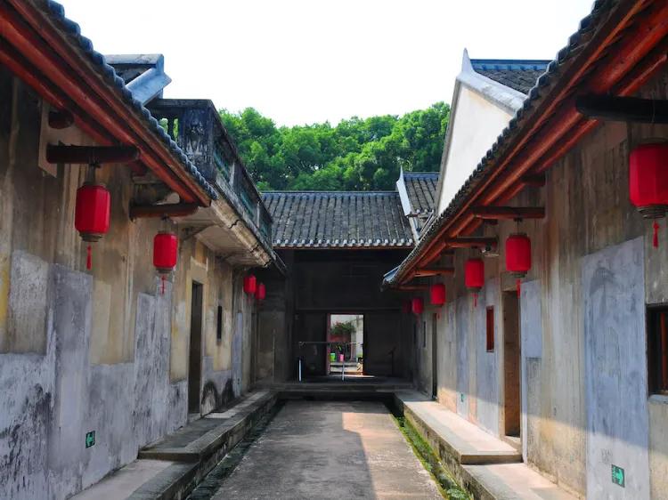 茂盛世居:"西洋风格的客家围屋"感兴趣的朋友,可以关注公众号:青见