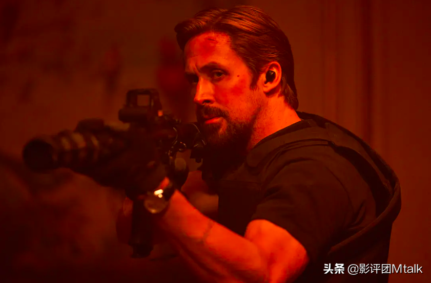 2022年度最爽动作电影《灰影人》：从头打到尾，拳拳到肉